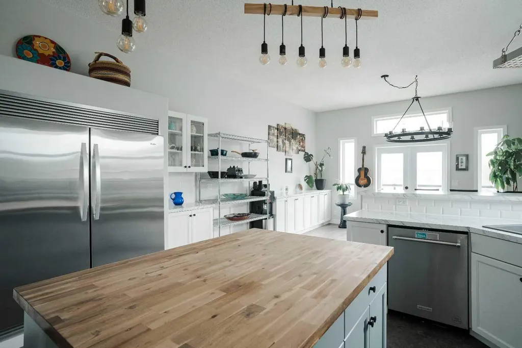 105 Lindstrom Crescent Fort Mcmurray AB T9K 2N7