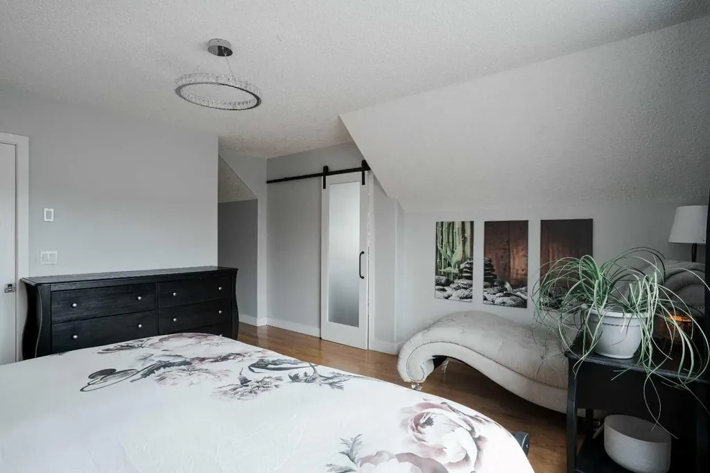 105 Lindstrom Crescent Fort Mcmurray AB T9K 2N7