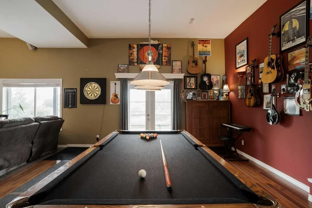 105 Lindstrom Crescent Fort Mcmurray AB T9K 2N7