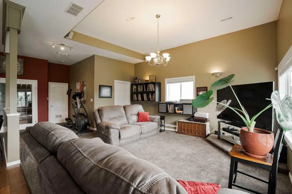 105 Lindstrom Crescent Fort Mcmurray AB T9K 2N7