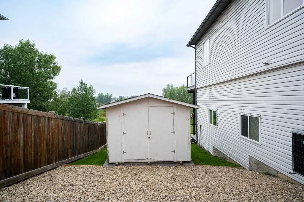 105 Lindstrom Crescent Fort Mcmurray AB T9K 2N7