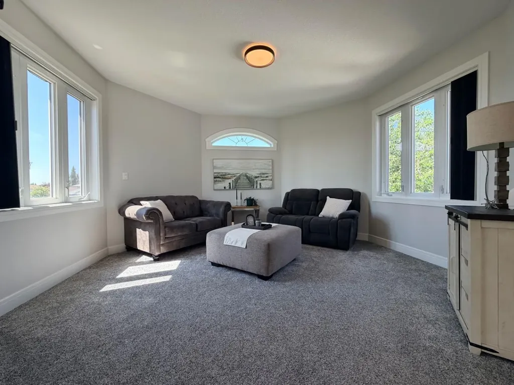 10221 74 Avenue Grande Prairie AB T8W 2K9