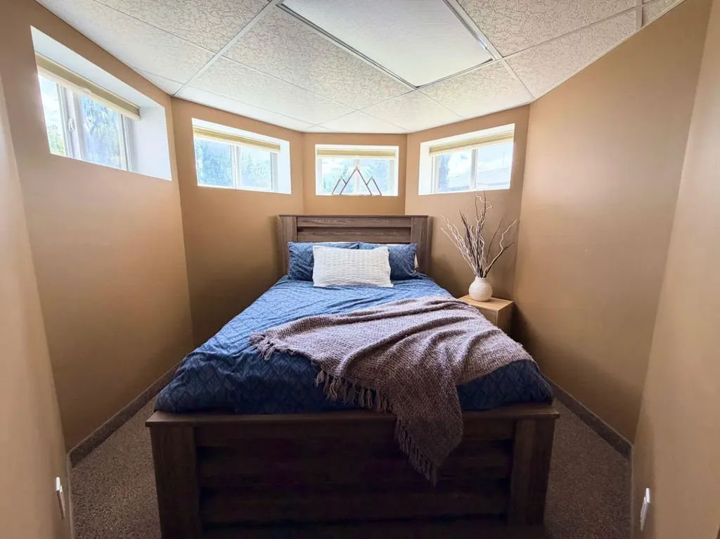 10221 74 Avenue Grande Prairie AB T8W 2K9