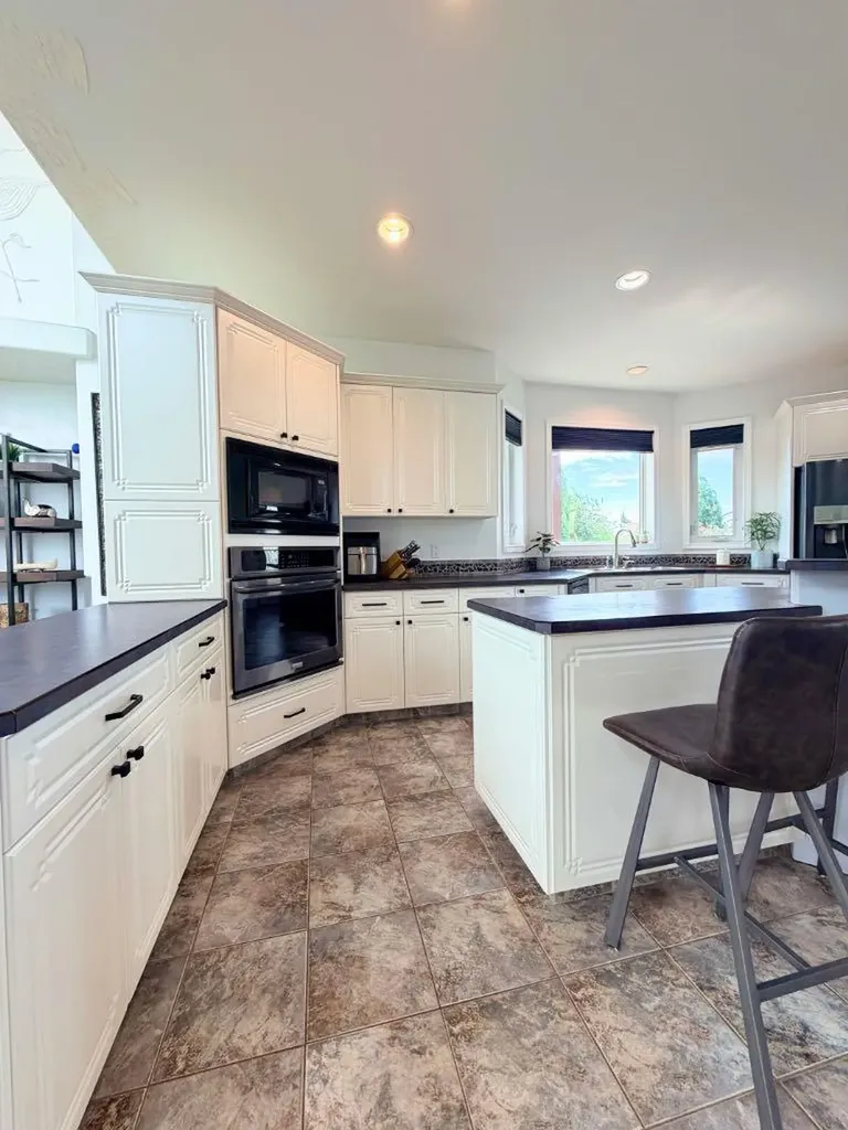 10221 74 Avenue Grande Prairie AB T8W 2K9