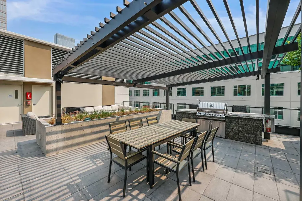 310 12 Avenue SW Calgary AB T2R 1B5