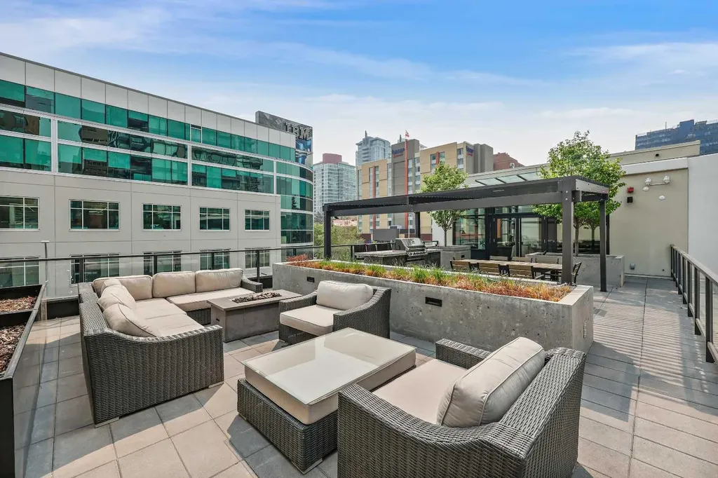 310 12 Avenue SW Calgary AB T2R 1B5