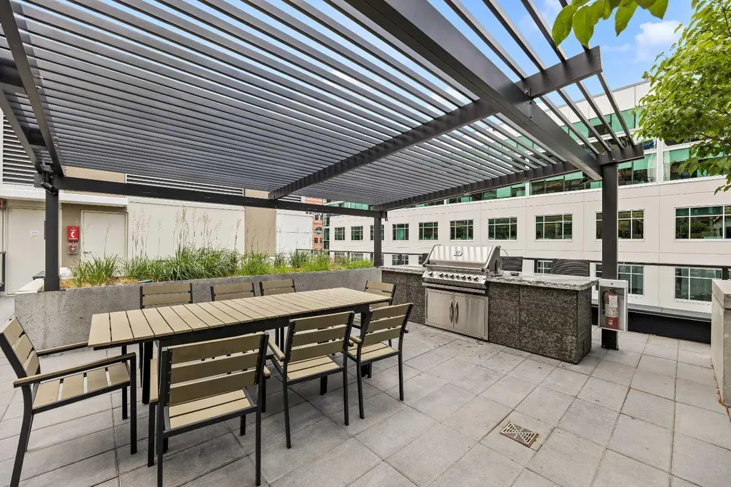 310 12 Avenue SW Calgary AB T2R 1B5