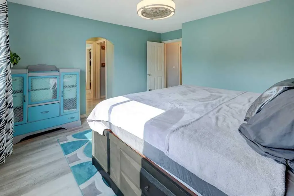 242 Crystal Green Point Okotoks AB T1S2K7