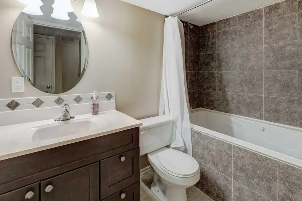 242 Crystal Green Point Okotoks AB T1S2K7