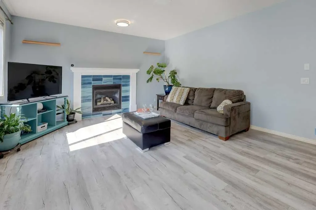 242 Crystal Green Point Okotoks AB T1S2K7