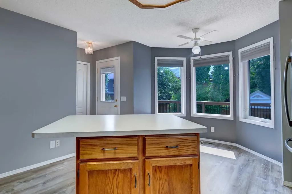 411 Shawinigan Drive SW Calgary AB T2Y 3A2