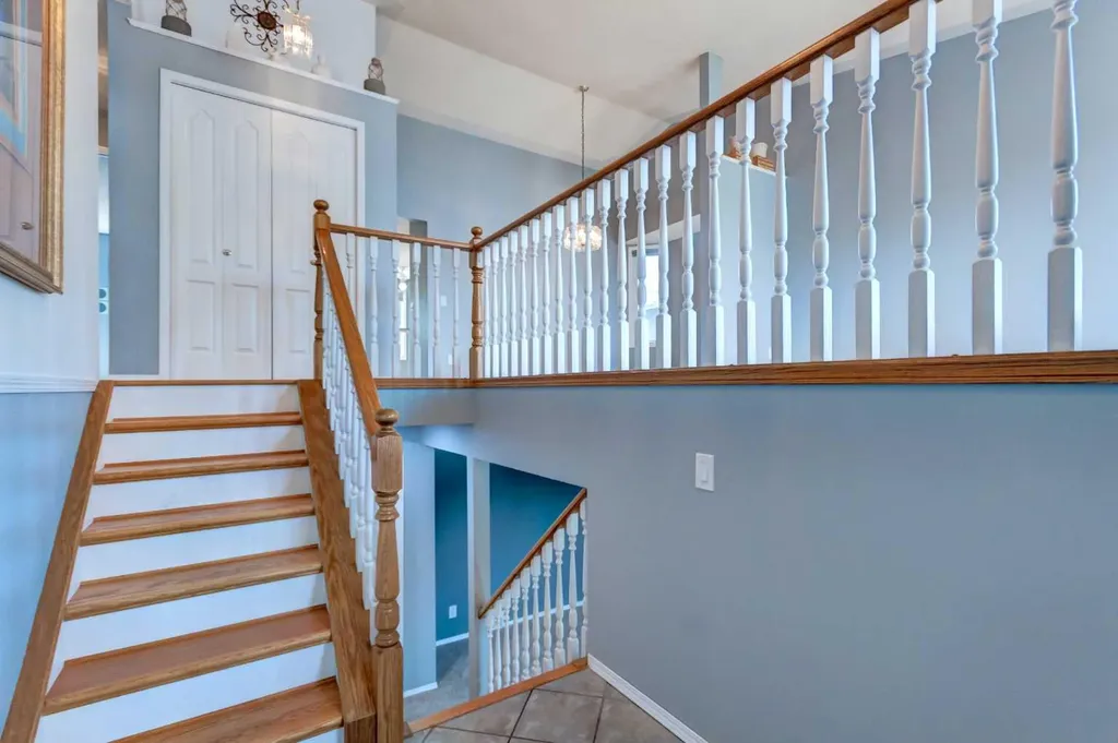 411 Shawinigan Drive SW Calgary AB T2Y 3A2