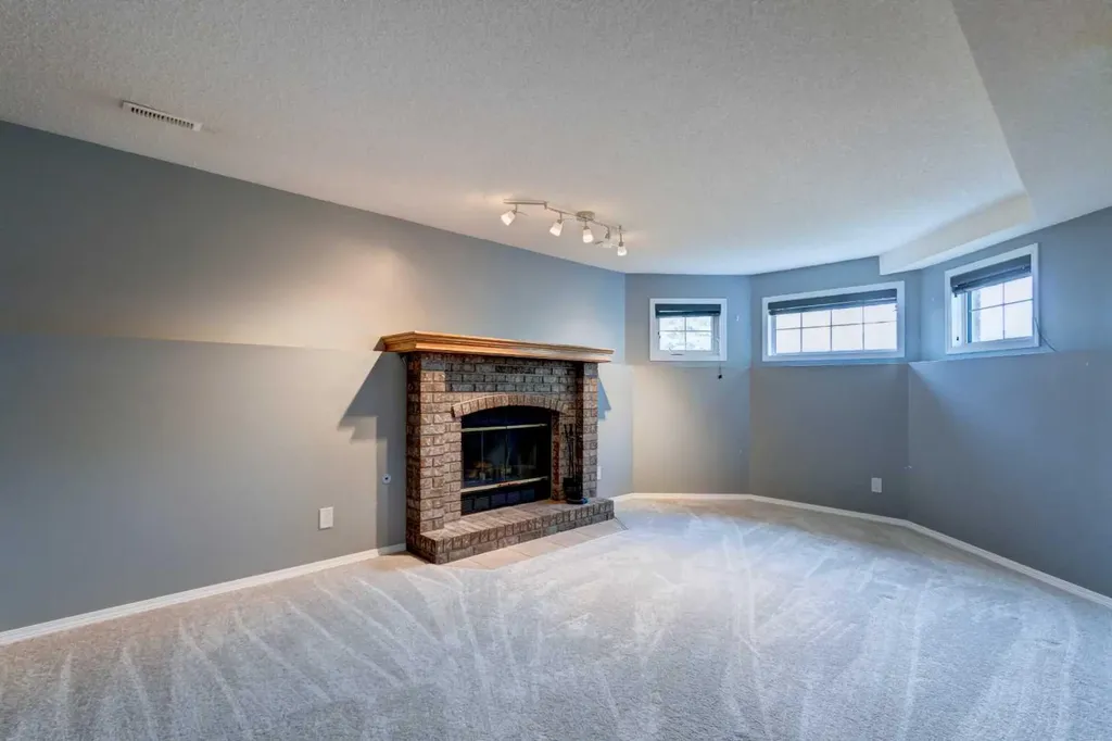 411 Shawinigan Drive SW Calgary AB T2Y 3A2