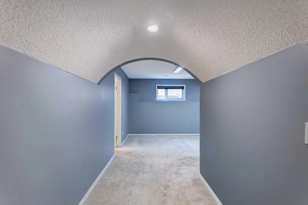 411 Shawinigan Drive SW Calgary AB T2Y 3A2