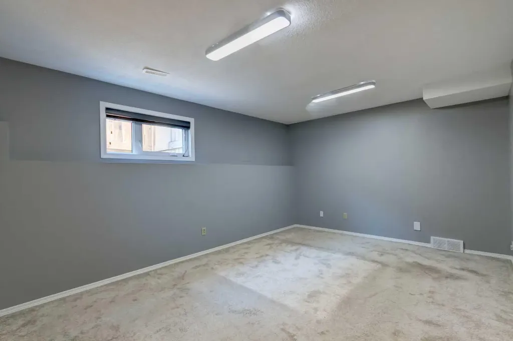411 Shawinigan Drive SW Calgary AB T2Y 3A2