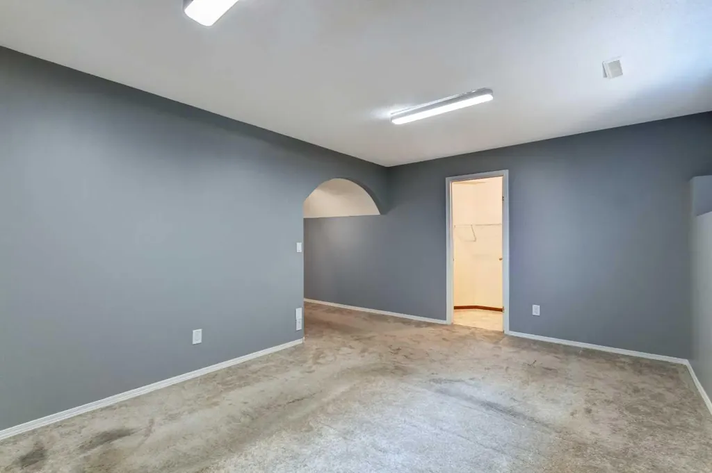 411 Shawinigan Drive SW Calgary AB T2Y 3A2