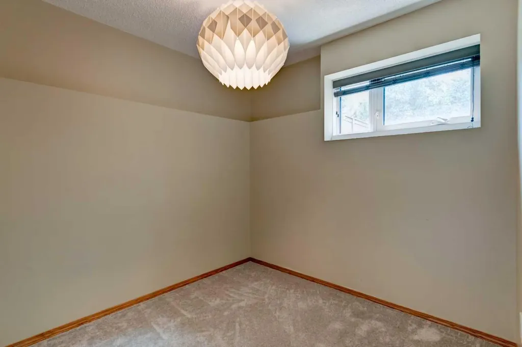 411 Shawinigan Drive SW Calgary AB T2Y 3A2