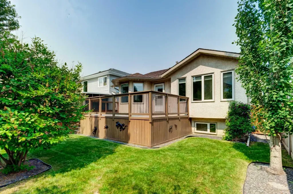 411 Shawinigan Drive SW Calgary AB T2Y 3A2