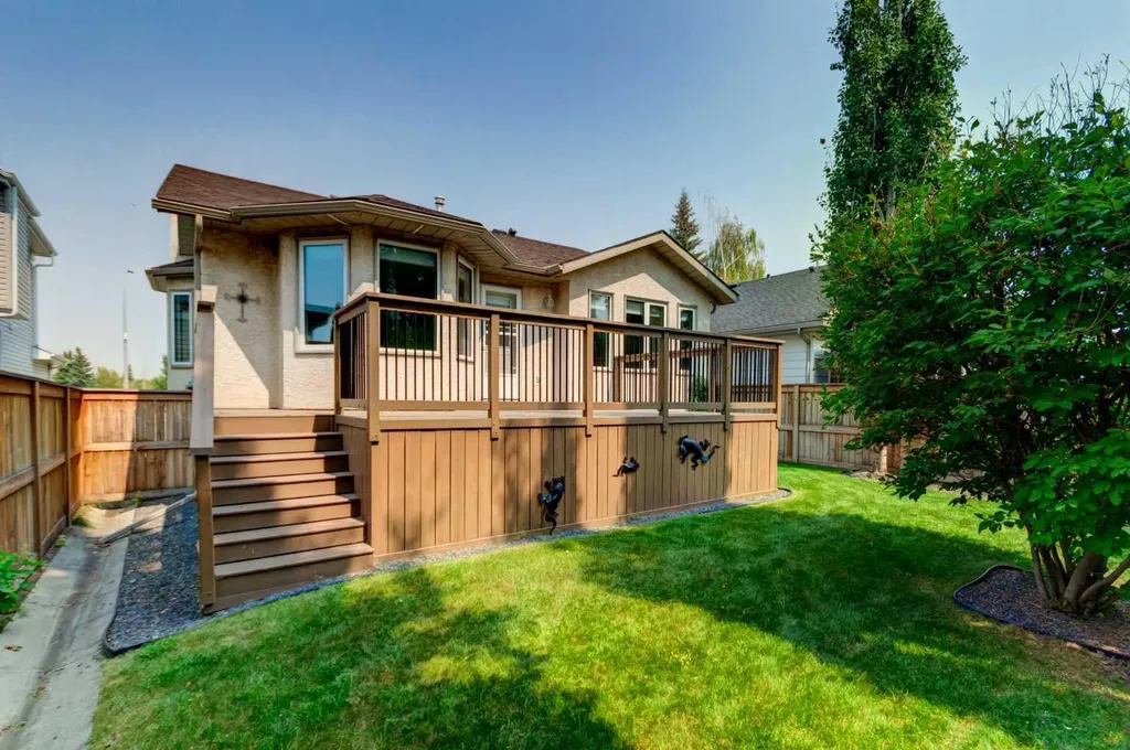 411 Shawinigan Drive SW Calgary AB T2Y 3A2