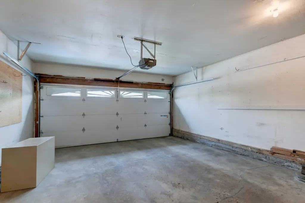 411 Shawinigan Drive SW Calgary AB T2Y 3A2