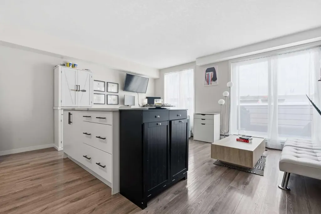 1920 11 Avenue SW Calgary AB T3C0N8