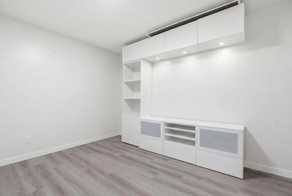 1920 11 Avenue SW Calgary AB T3C0N8