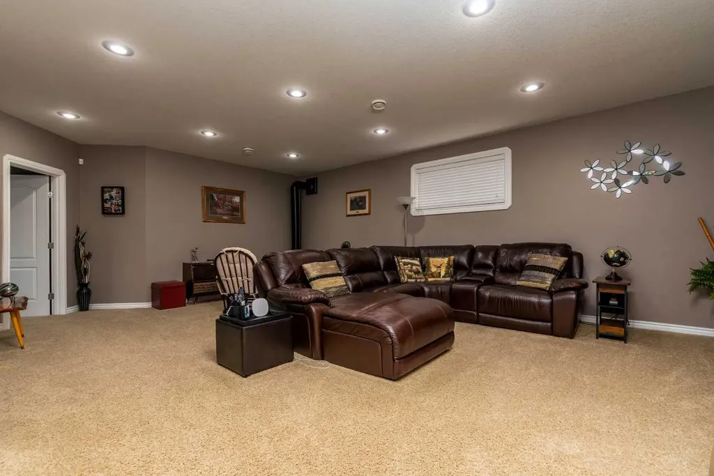 7213 40 Street Lloydminster AB T9V 2K4