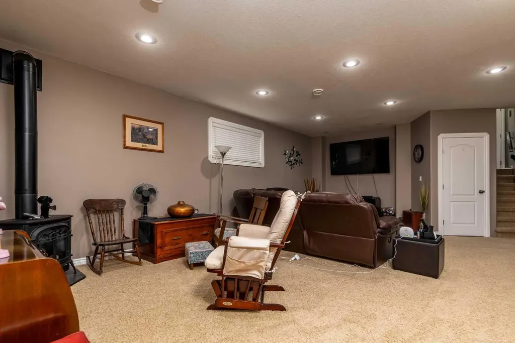 7213 40 Street Lloydminster AB T9V 2K4