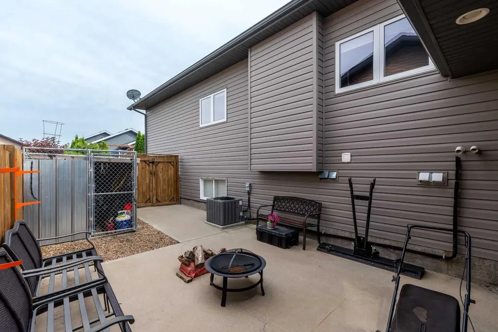 7213 40 Street Lloydminster AB T9V 2K4
