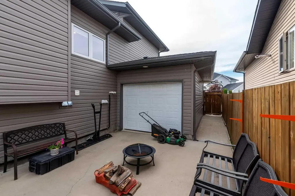 7213 40 Street Lloydminster AB T9V 2K4