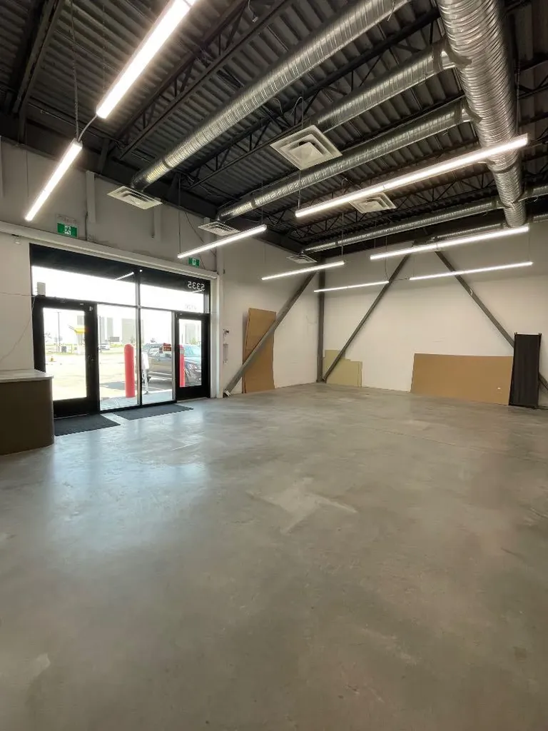 5335 Dufferin Boulevard SE Calgary AB T2C5R9