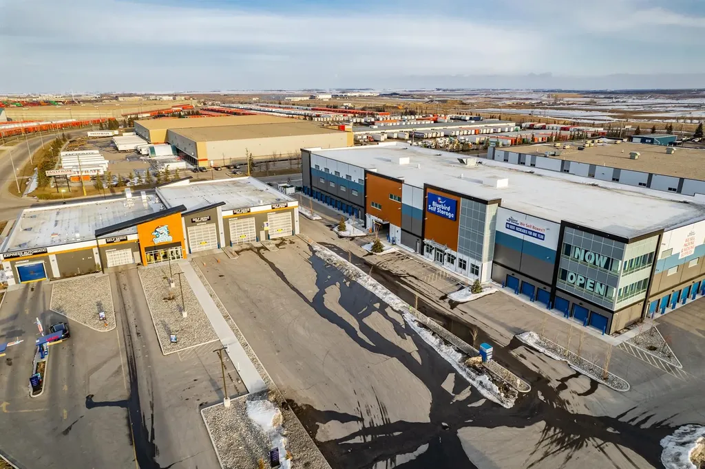 5335 Dufferin Boulevard SE Calgary AB T2C5R9