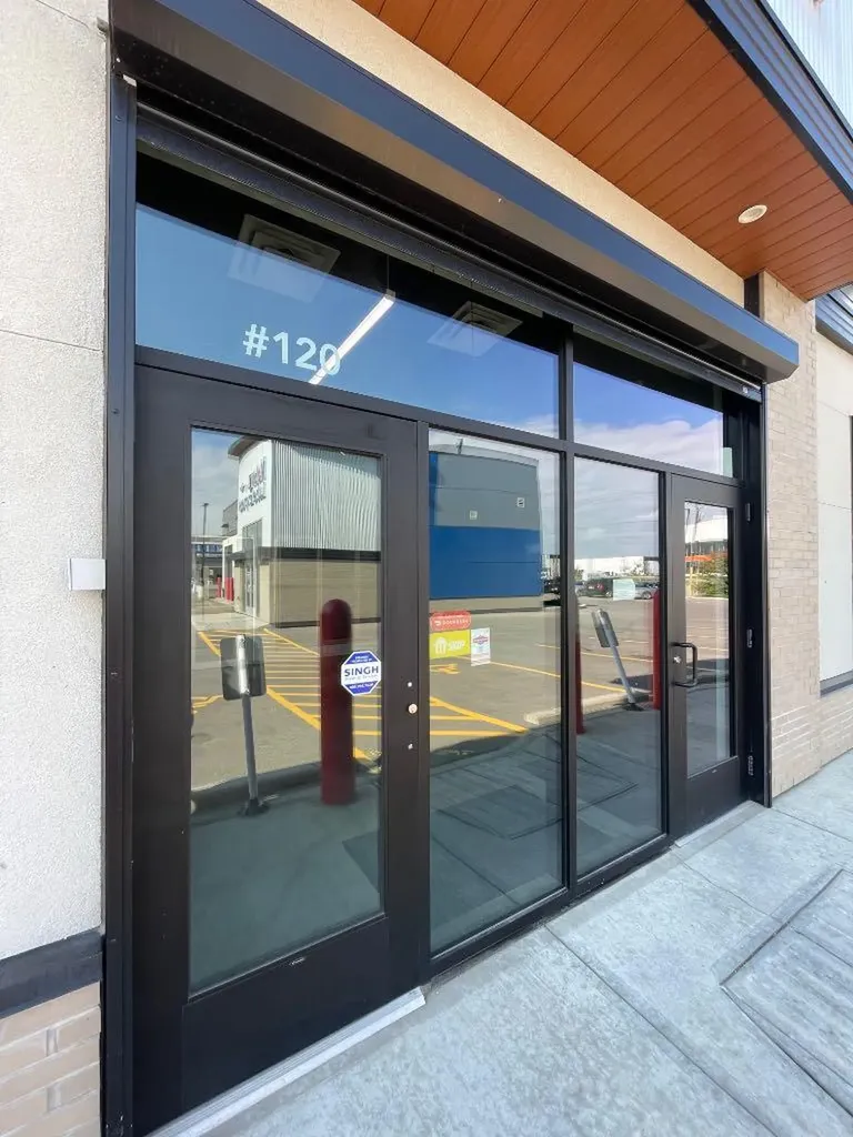 5335 Dufferin Boulevard SE Calgary AB T2C5R9