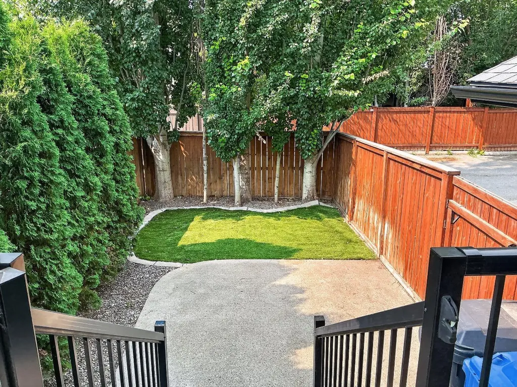 250 Riverstone Boulevard W Lethbridge AB T1K 5P3