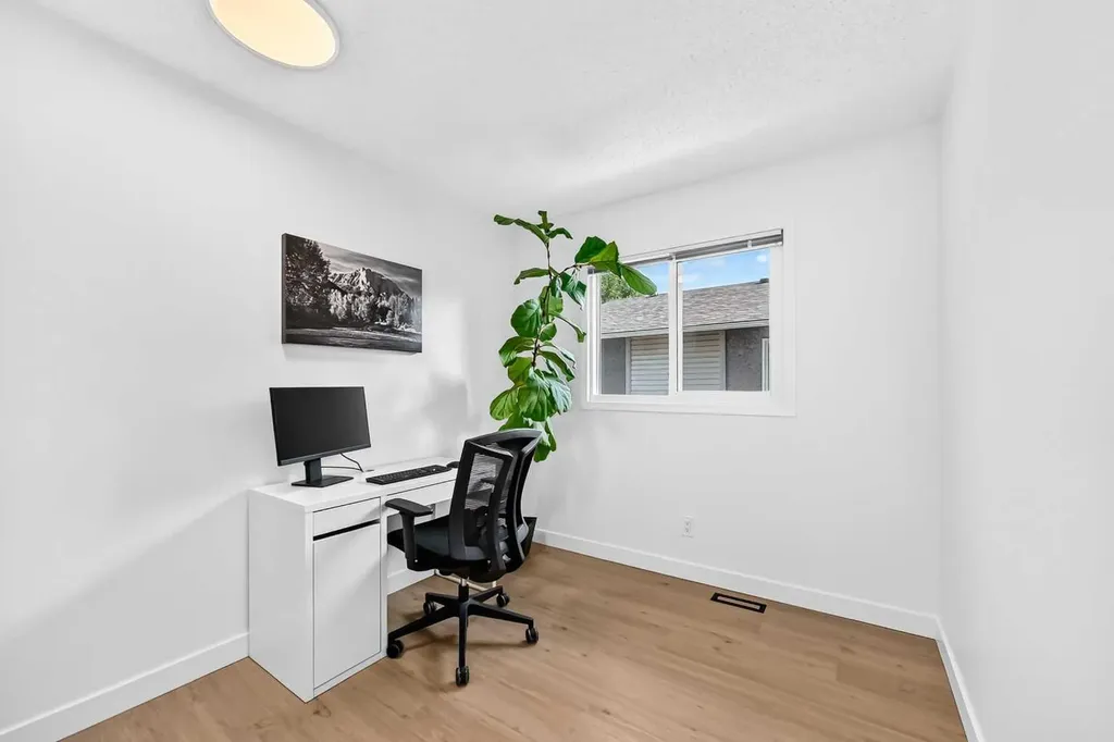 109 Stanley Avenue Okotoks AB T1S 1H8