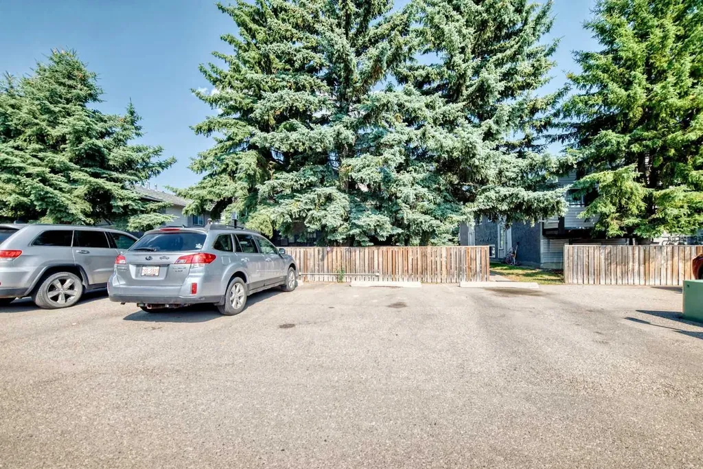 109 Stanley Avenue Okotoks AB T1S 1H8