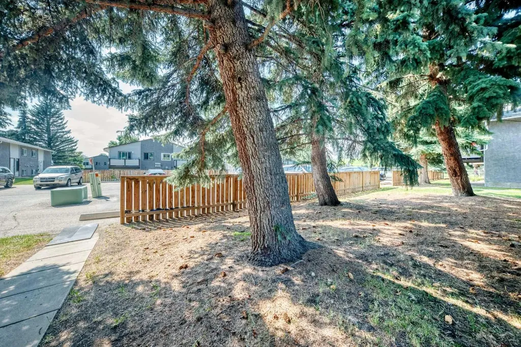 109 Stanley Avenue Okotoks AB T1S 1H8