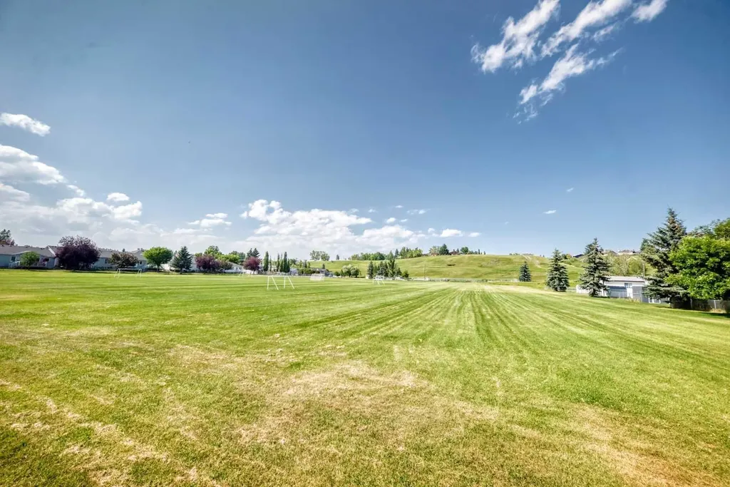 109 Stanley Avenue Okotoks AB T1S 1H8