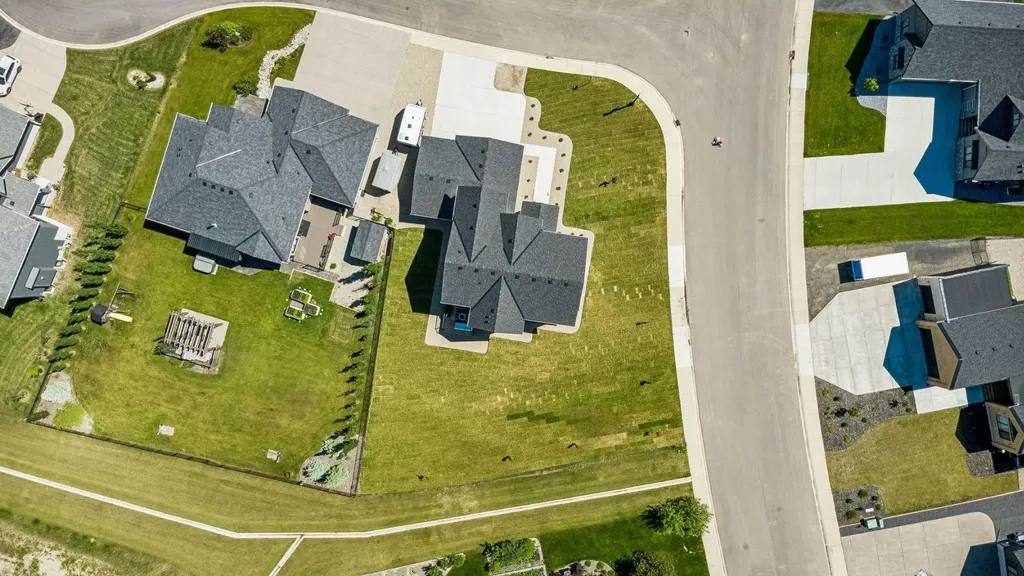 430 Monterra Bay Cochrane Lake AB T4C0G9