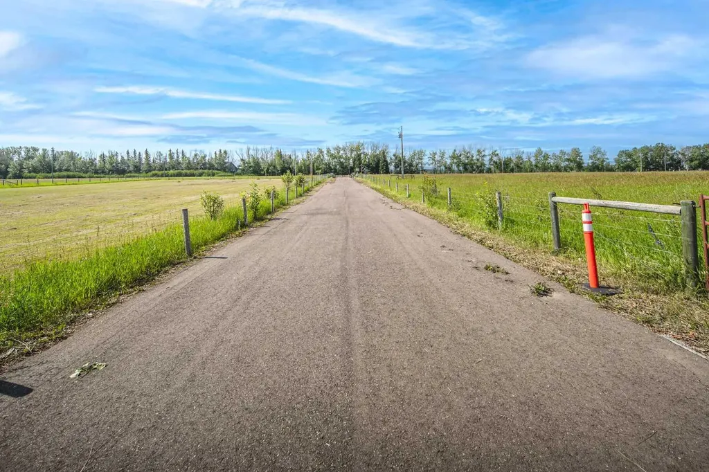 33076 Township Road 243 Rural Rocky View County AB T3Z 2M6