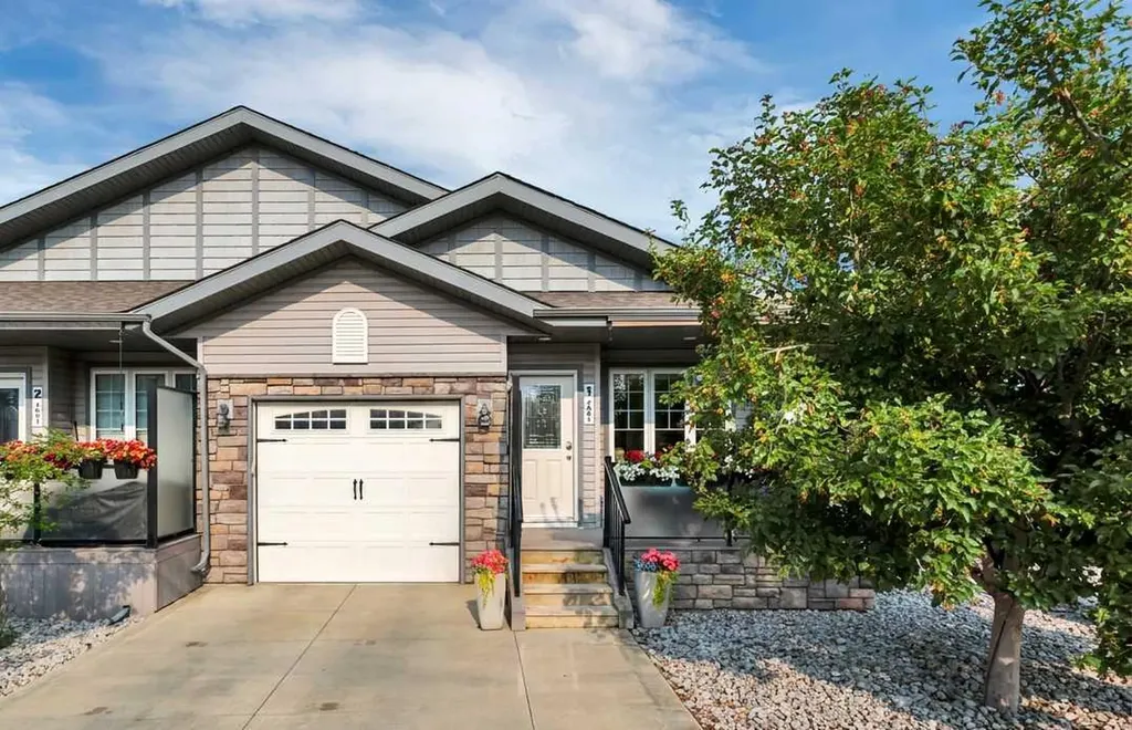 7001 52 Street Lacombe AB T4L0H5