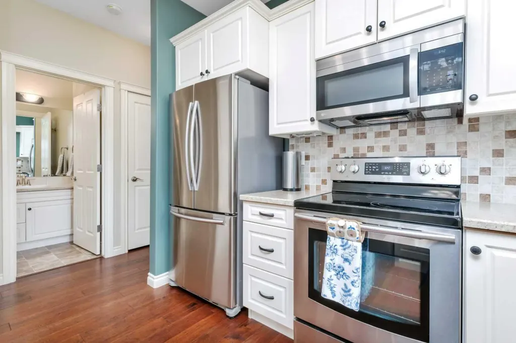 7001 52 Street Lacombe AB T4L0H5