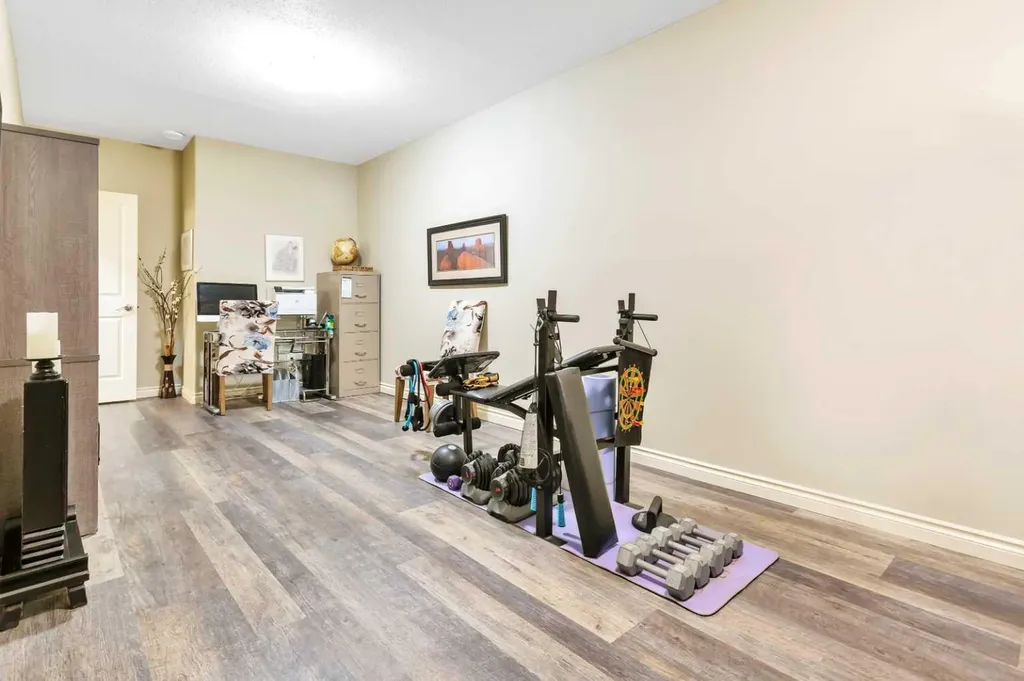 7001 52 Street Lacombe AB T4L0H5
