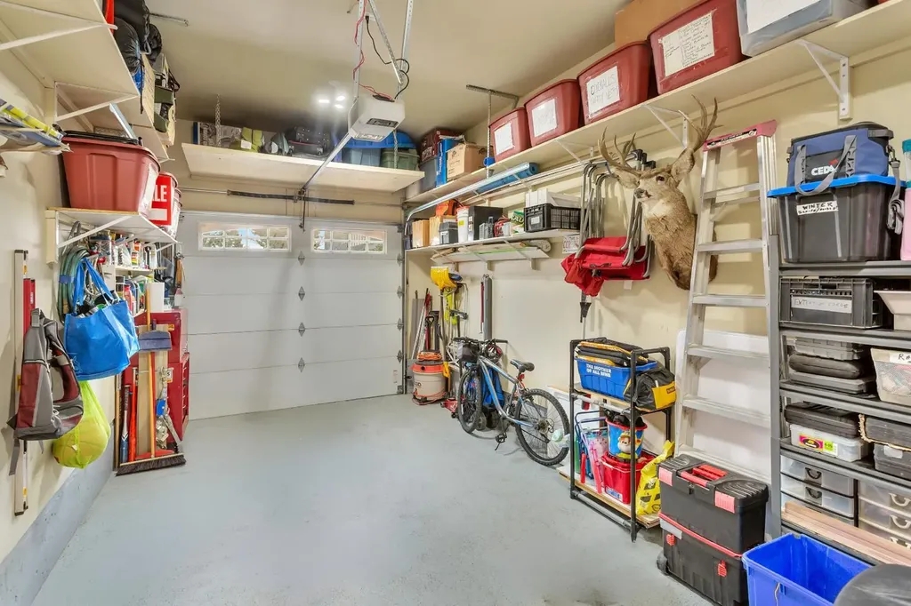 7001 52 Street Lacombe AB T4L0H5