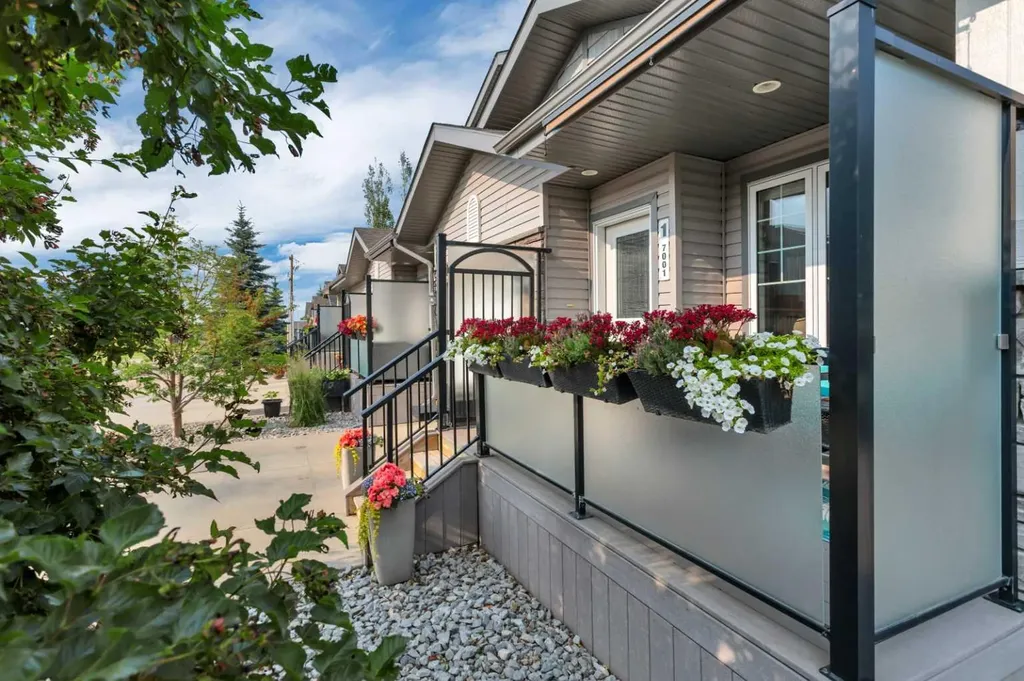 7001 52 Street Lacombe AB T4L0H5
