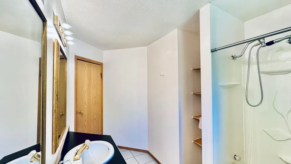 13379 Twp Road 670 ( 101 John's Drive) Township Lac La Biche AB T0A 2C1