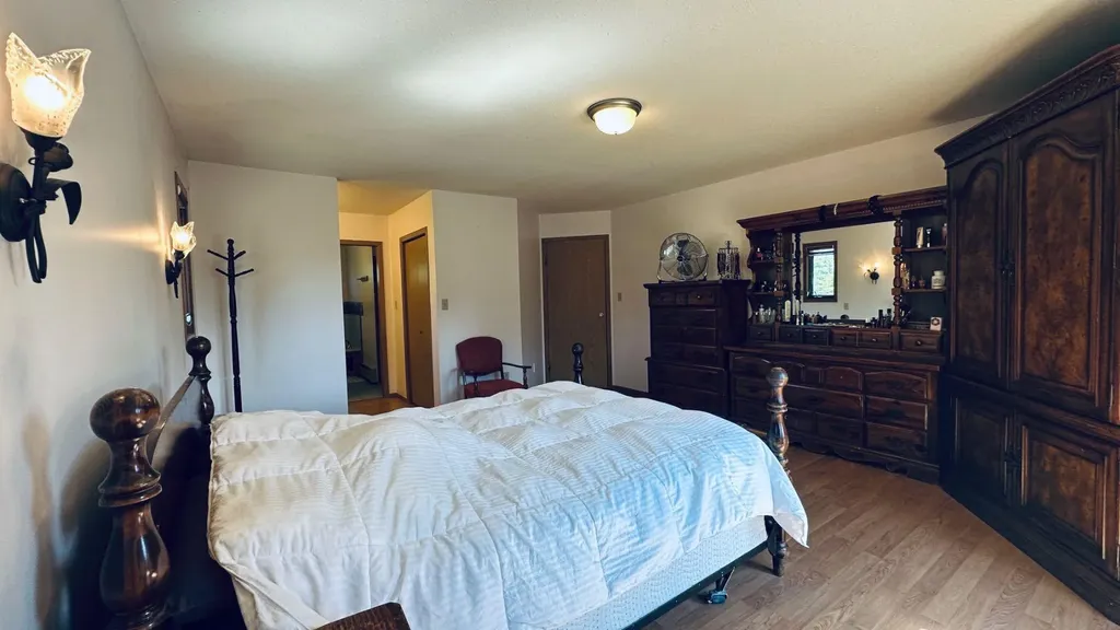13379 Twp Road 670 ( 101 John's Drive) Township Lac La Biche AB T0A 2C1