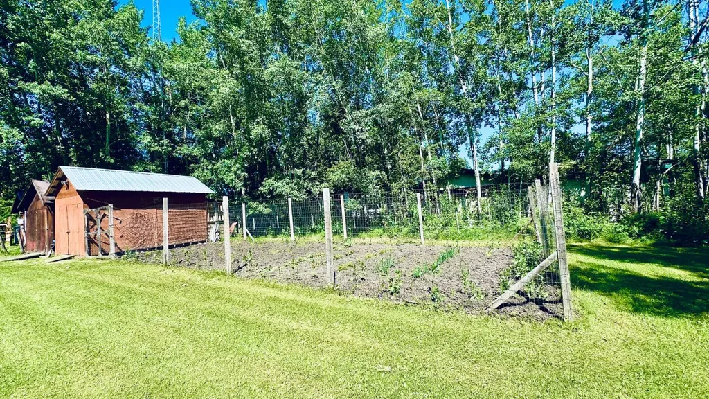 13379 Twp Road 670 ( 101 John's Drive) Township Lac La Biche AB T0A 2C1