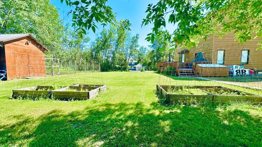 13379 Twp Road 670 ( 101 John's Drive) Township Lac La Biche AB T0A 2C1
