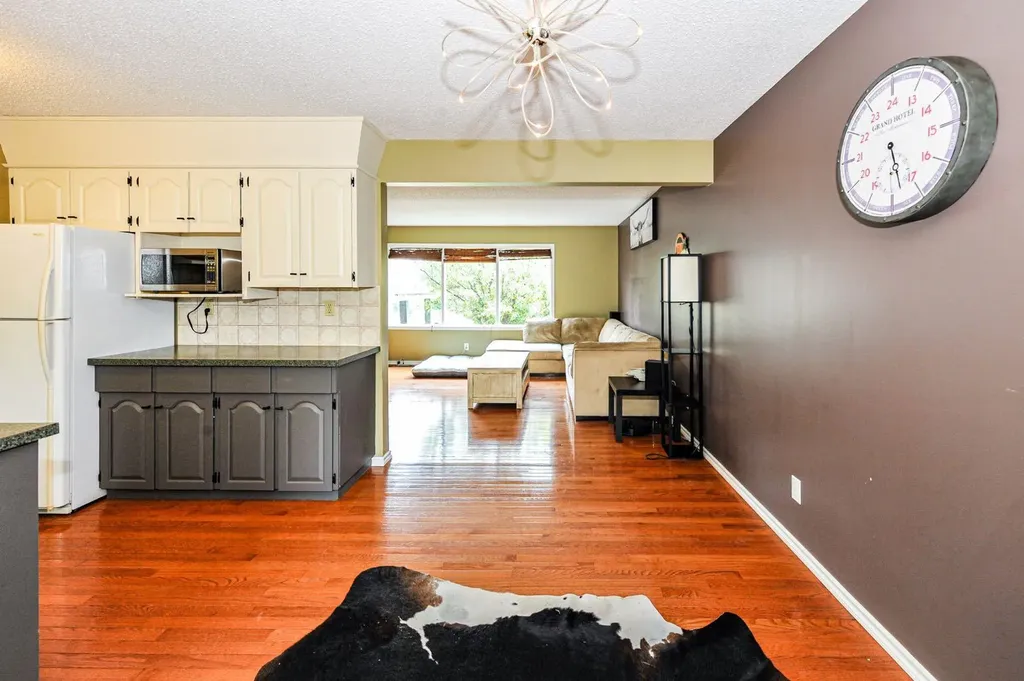 68 Elliott Drive Camrose AB T4V 3X7